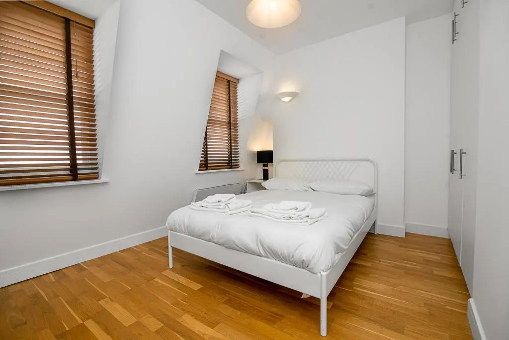 Modern 1 Bed Flat in Holborn, London for up to 2 people - with free wifi