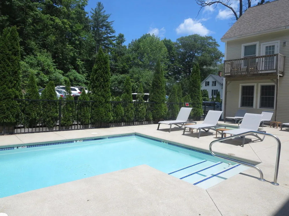 Admirals Inn Resort