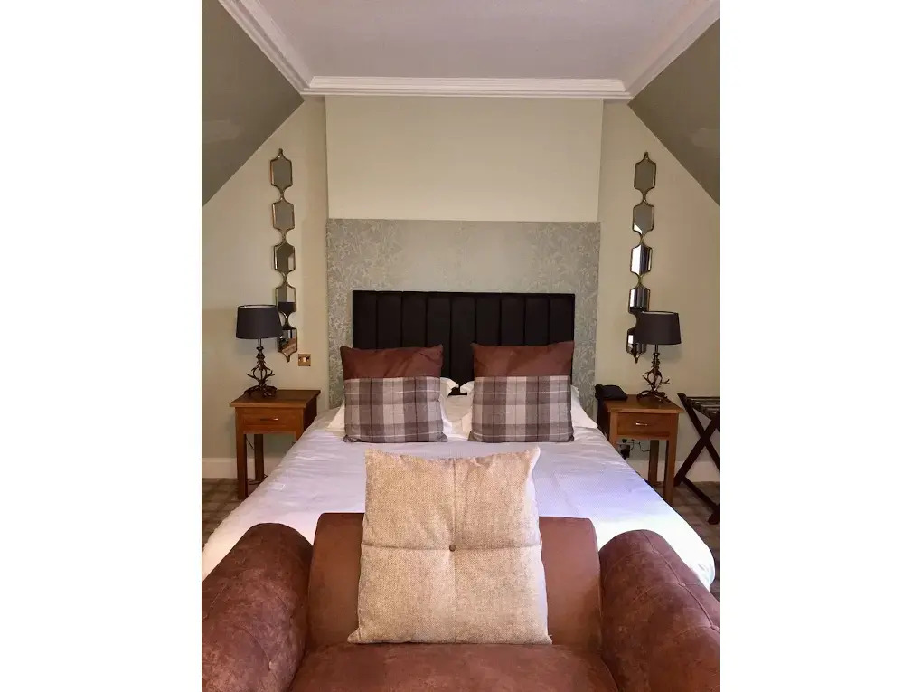 The Powfoot Hotel, Annan