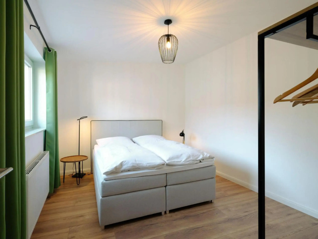 Travel Art Boardinghouse