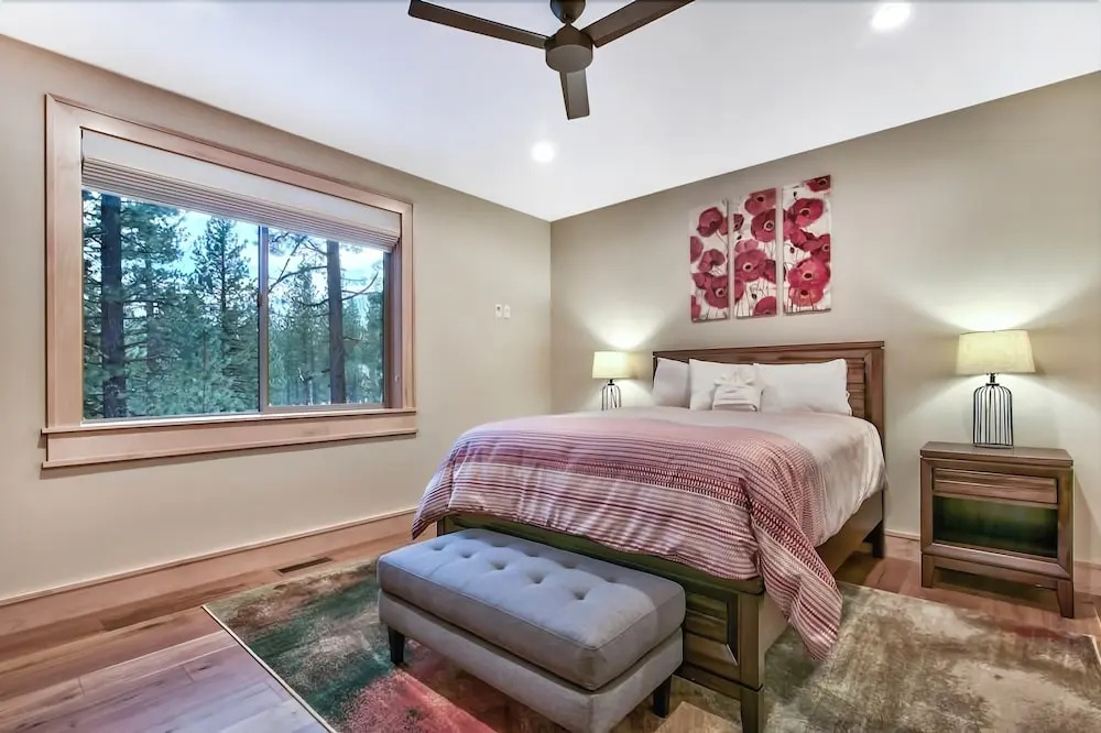 Redwood Lodge 7 Bedrooms 5.5 Bathrooms Home