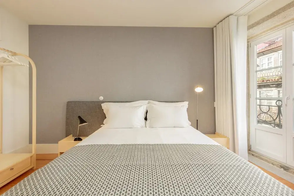 Apartment in Porto with balcony