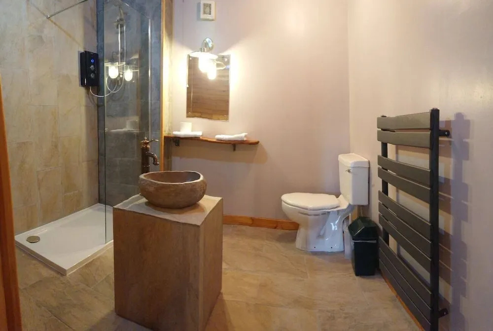Shrew Lodge-woodland Lodges-Hot Tub-Pembrokeshire-Tenby
