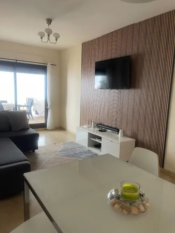 2 Bed Flat-sleeps 4-pets-parking-marina Duquesa