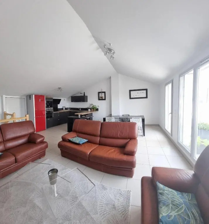 Superbe appartement en résidence - Salon de Prç