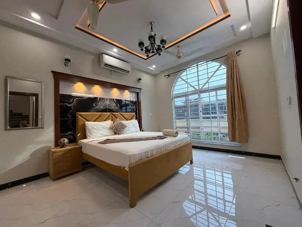 Lux Lodges Guest House