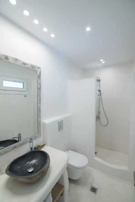 Flaskos Luxury Suites
