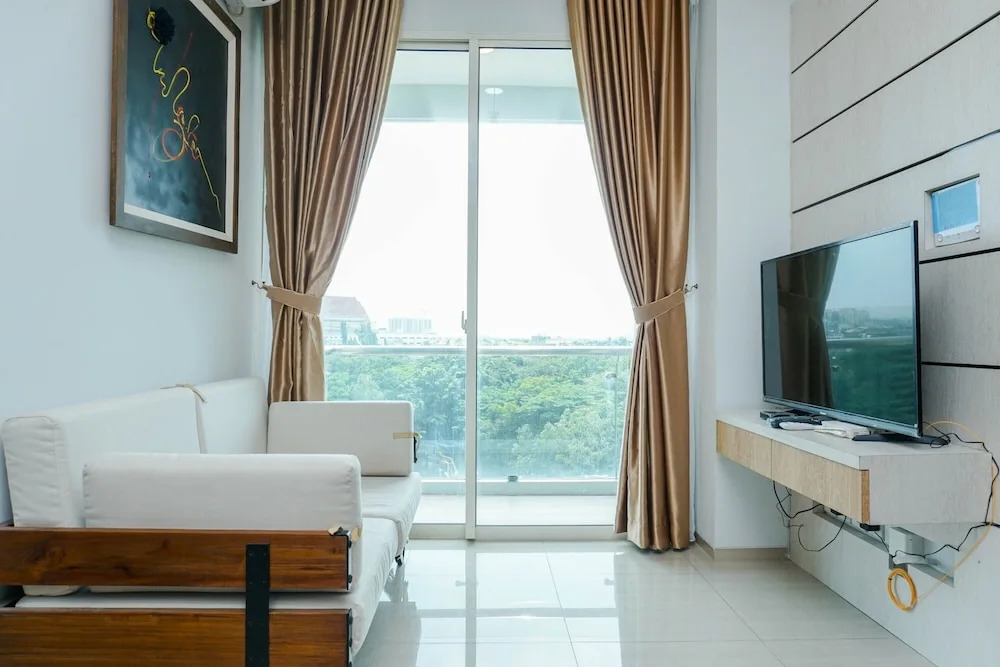 Minimalist And Comfy 1Br Citralake Suites Apartment
