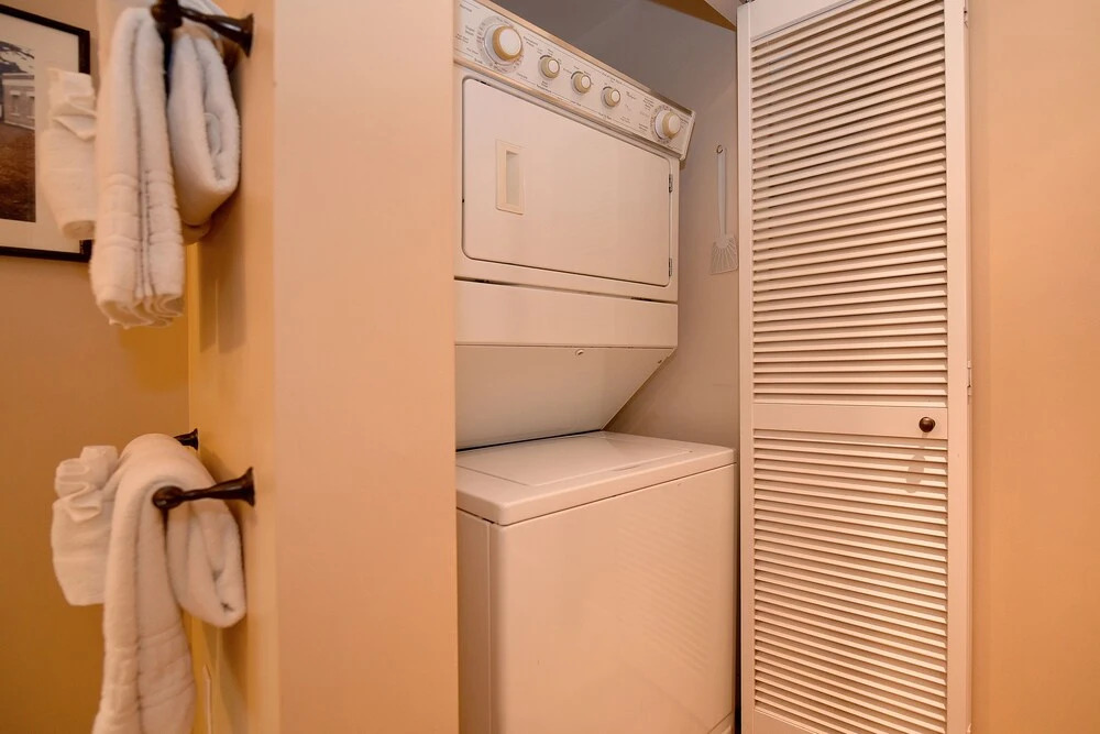 Aina Nalu K102 2 Bedrooms 2 Bathrooms Condo