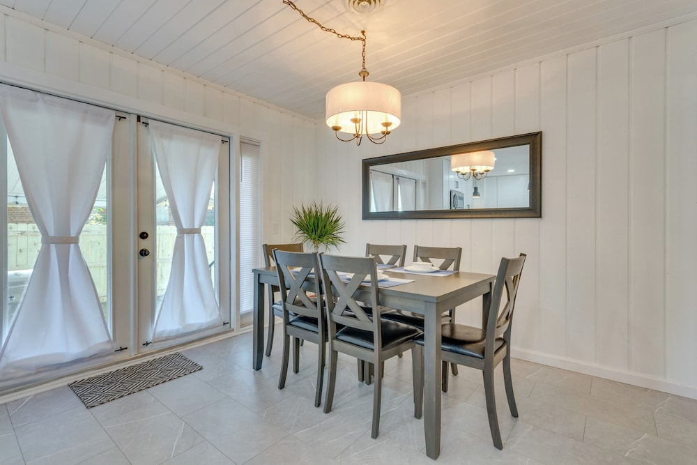 Stylish Pensacola Retreat w/ Patio & Grill!