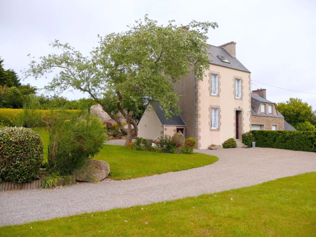 Semi-detached House, Guisseny