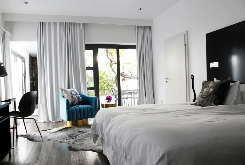 DysArt Boutique Hotel