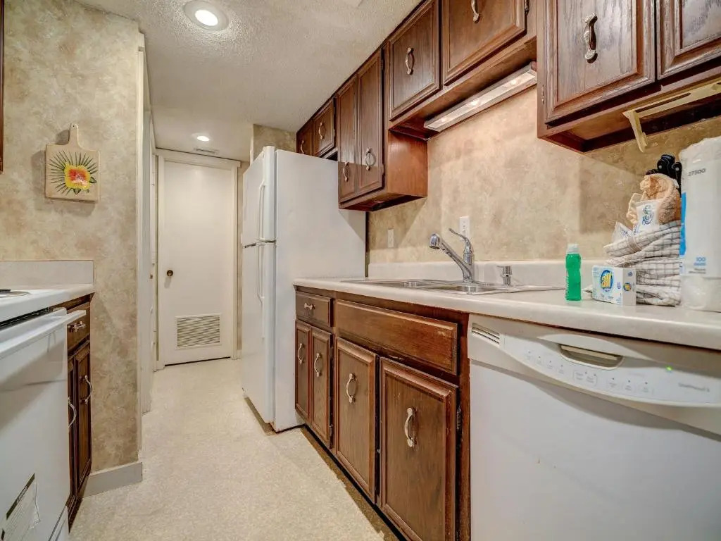 Stoney Creek 283, 2 Bedrooms, WIFI, Pool Access, Sleeps 6