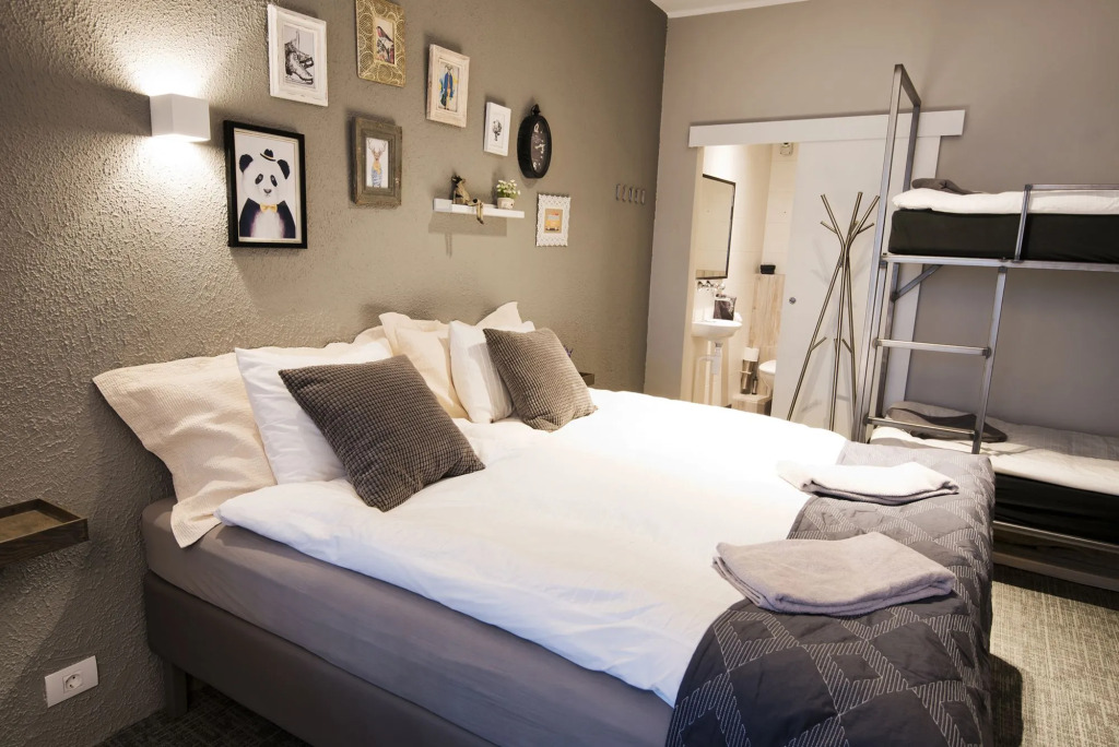 B14 Apartments & Rooms