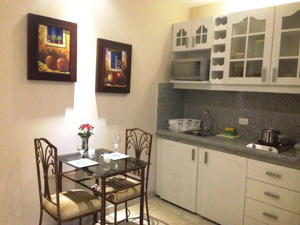 El Patio Suites II