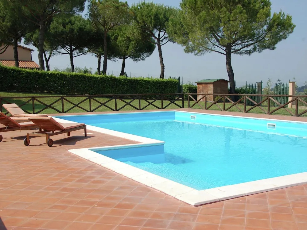 Villa in Lazio With Pool and Vineyards
