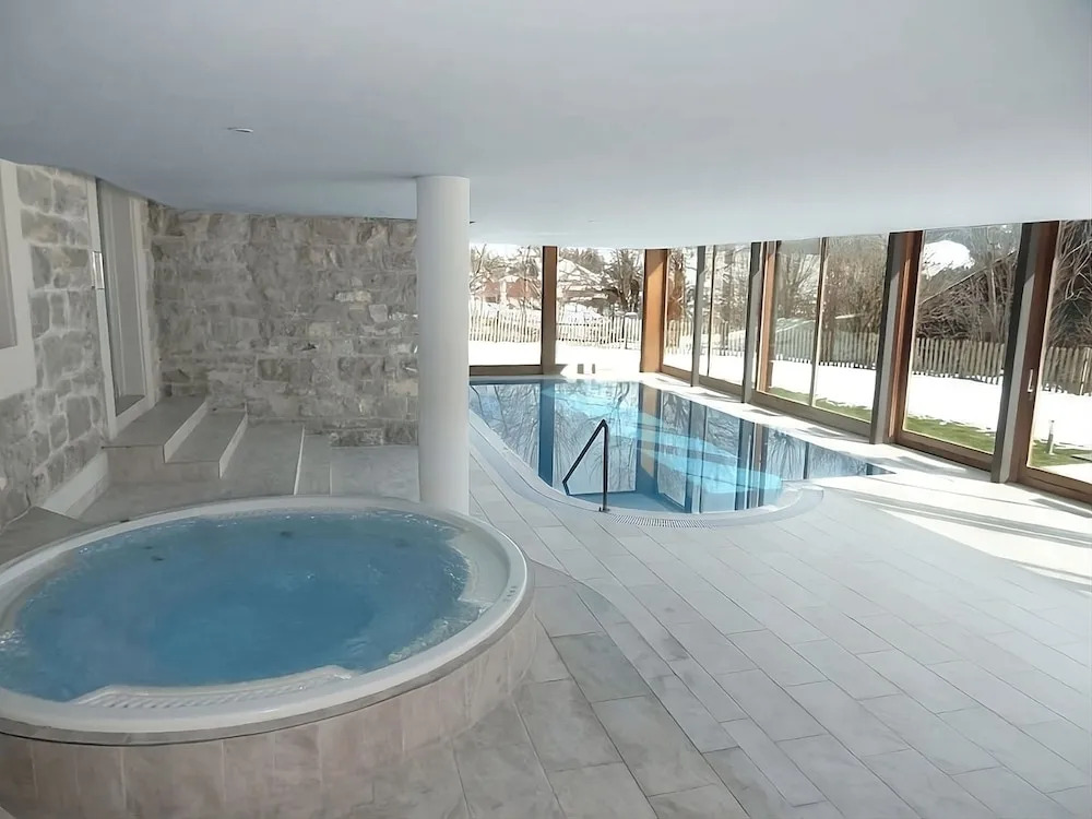 Luxury Apartment, Panoramic Mountain Views, 5 Star Spa Facilities - 3 Bedroom