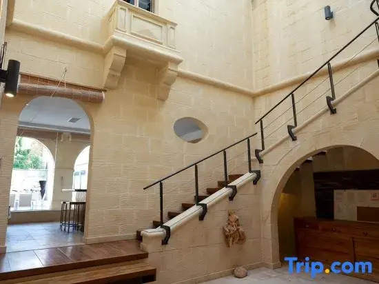 OneFifty - 4 bedrooms (sleeps 8+2 kids) Xaghra village