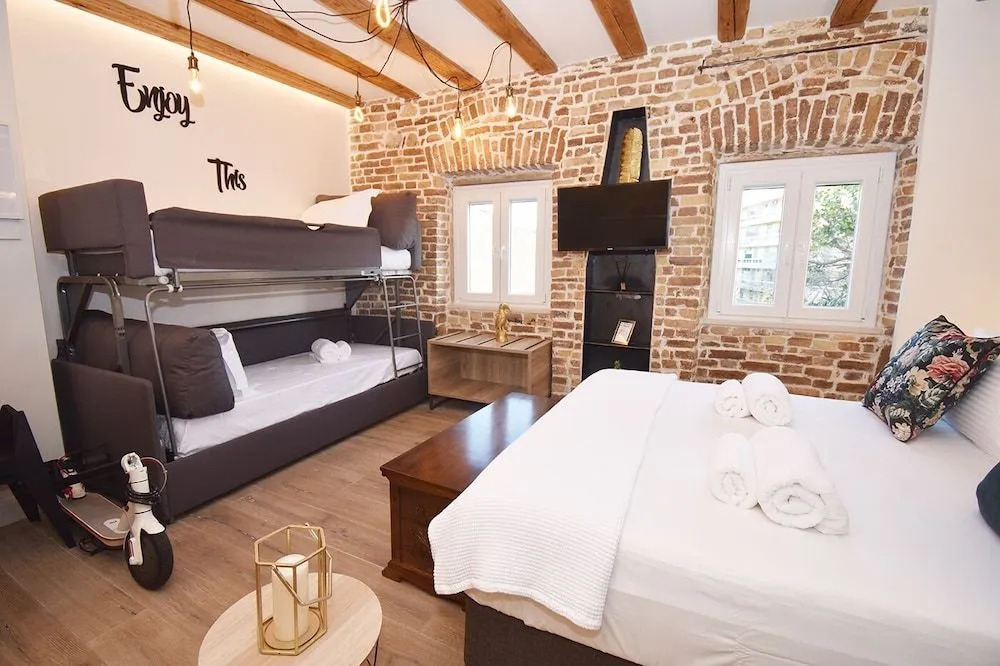 Murofinto Homes