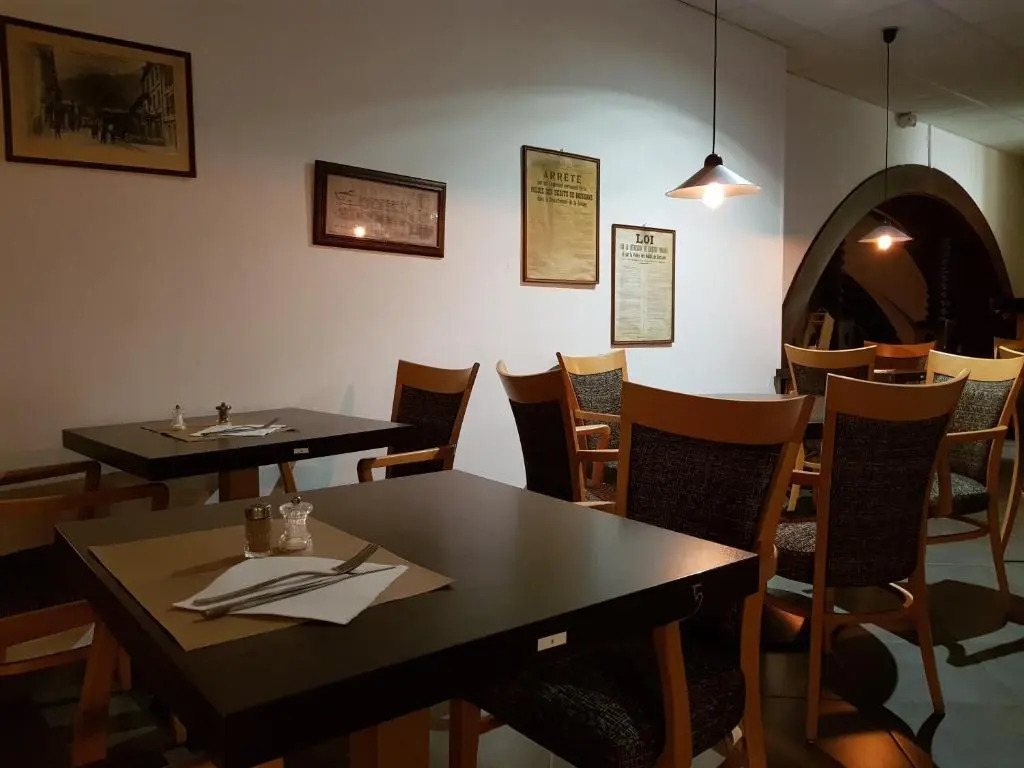 Savoy Hotel & Restaurant
