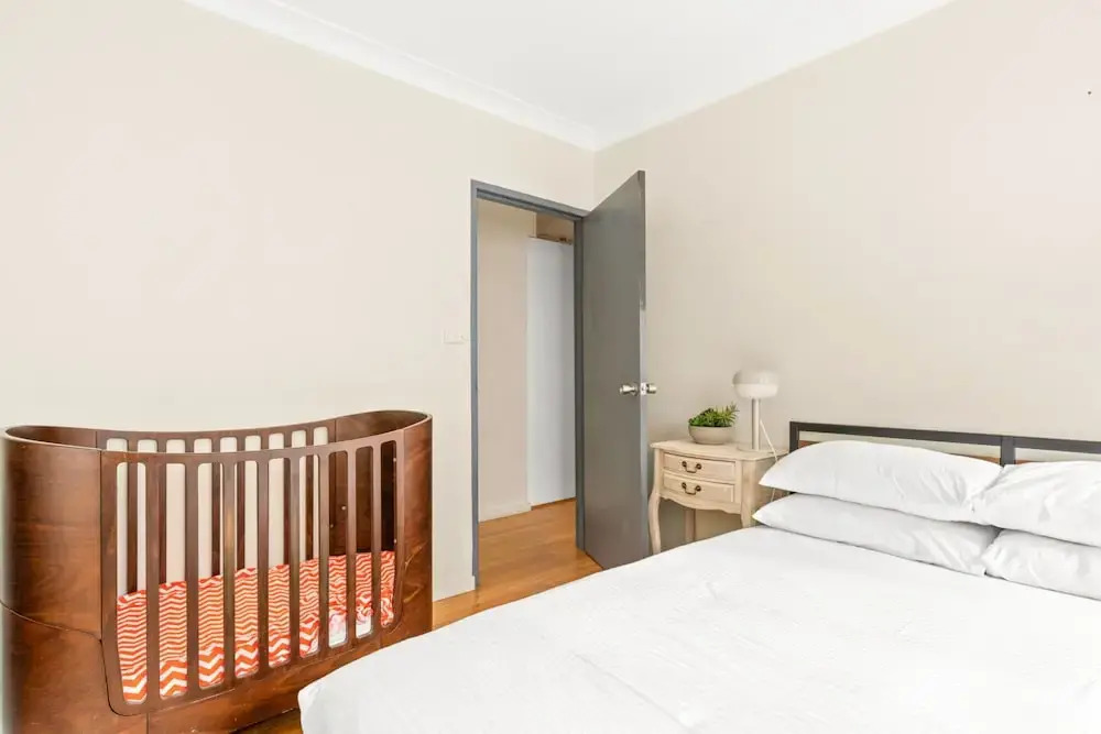 Lovely 2-bed With Balcony