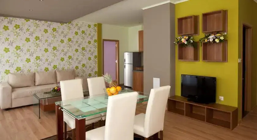 Pacific 3 Apartments