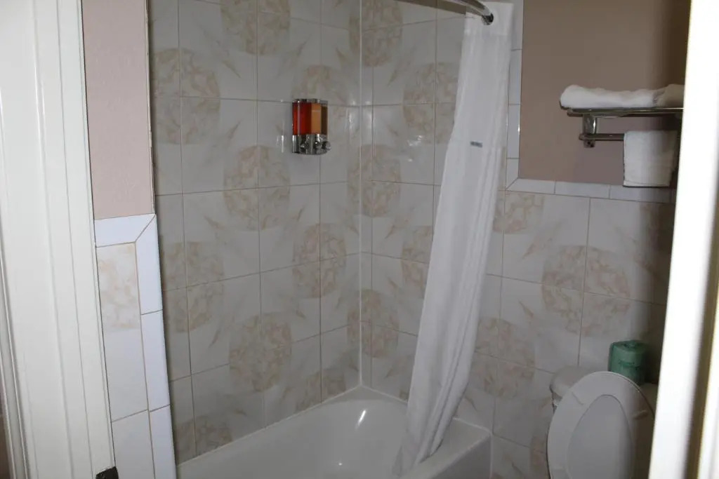 Sapphire Inn & Suites