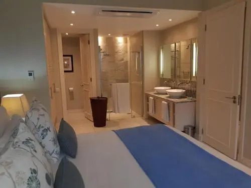 Papay Suite by Simply-Seychelles