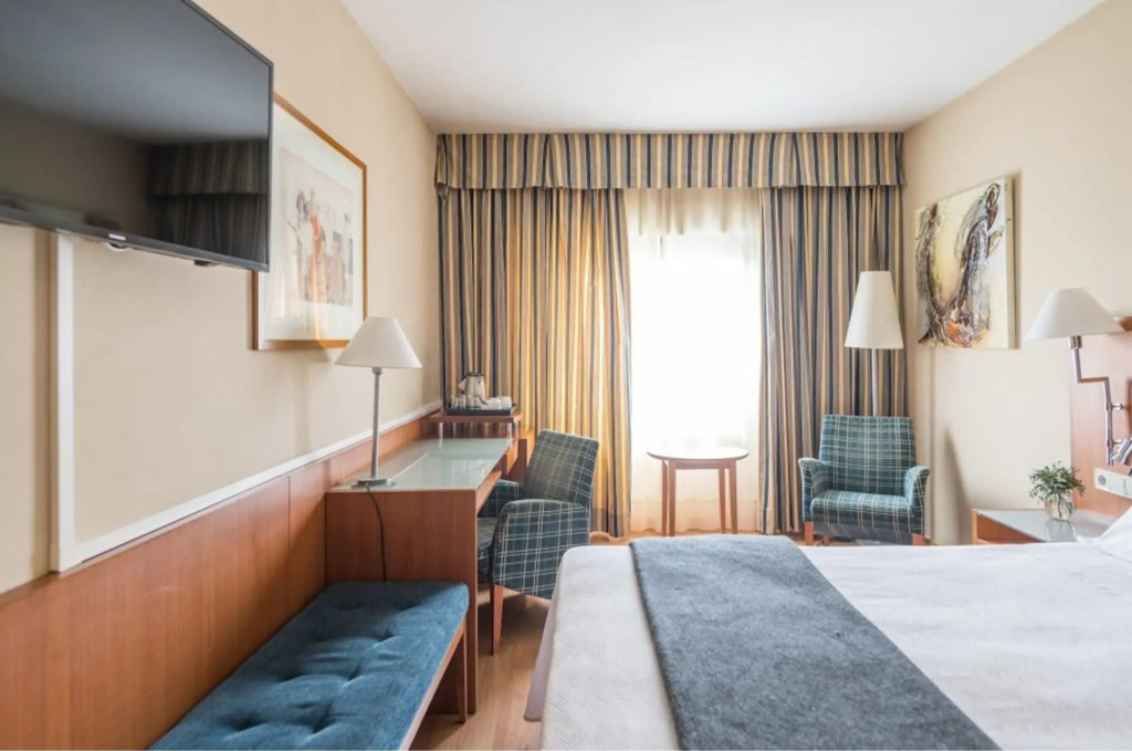 Up Rooms Vic Hotel