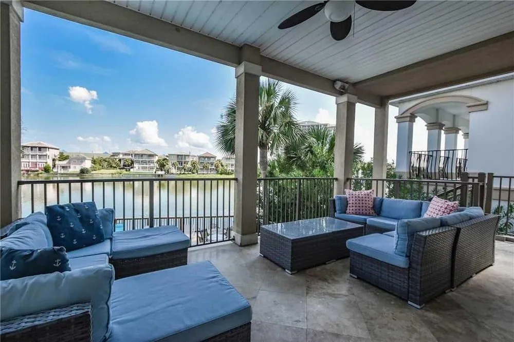 Casa Di Amore by Compass Resorts