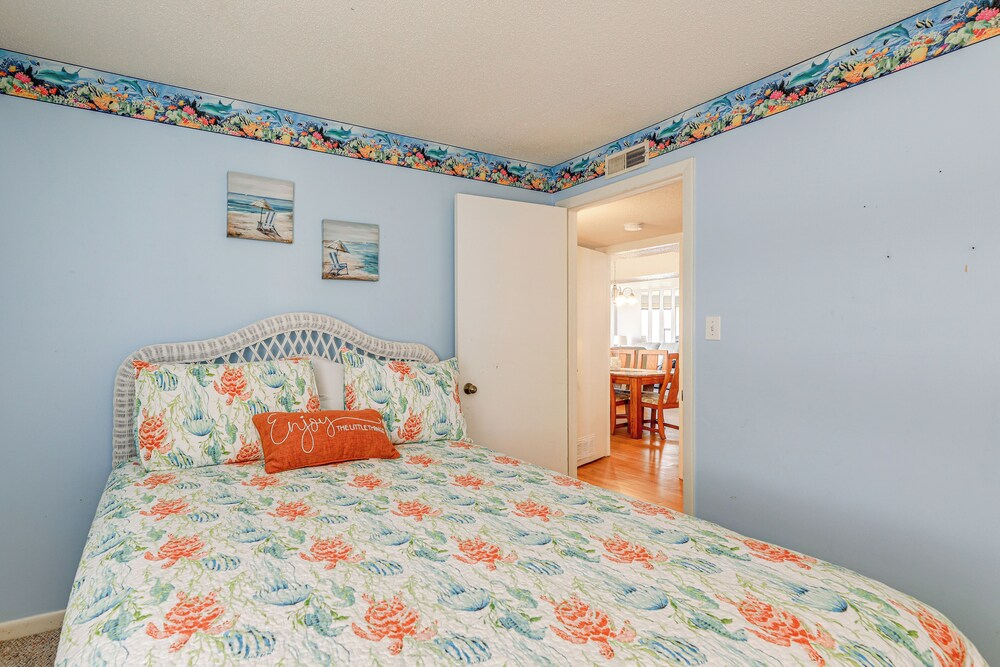 'the Lookout' Indian Beach Condo w/ Pool & Ocean