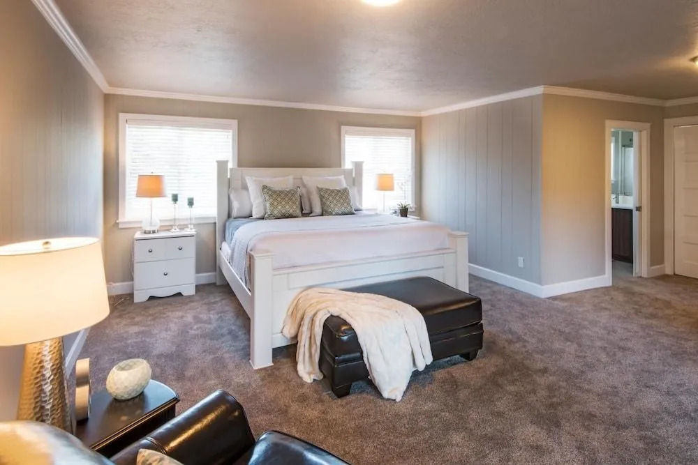 Beach Drive Suites