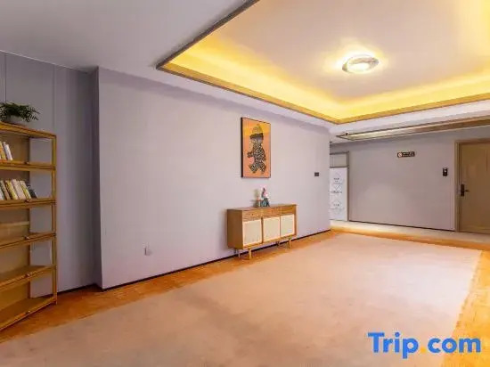 Lily Smart Hotel (Fuyang Economic Development Zone No.5 Middle School)