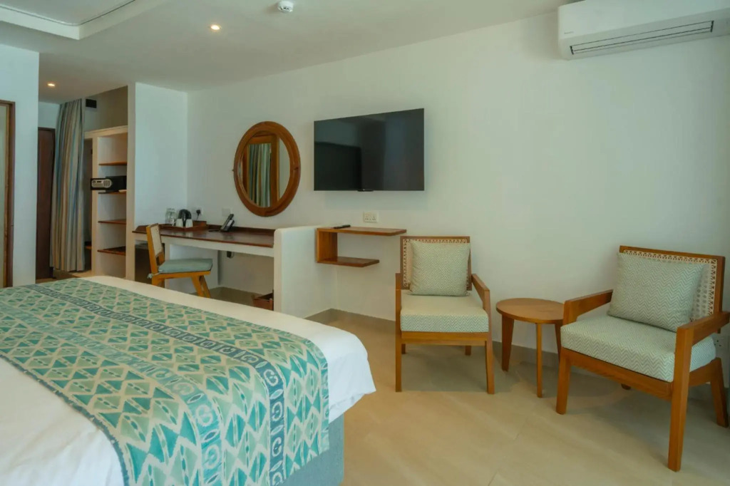 Voyager Beach Resort