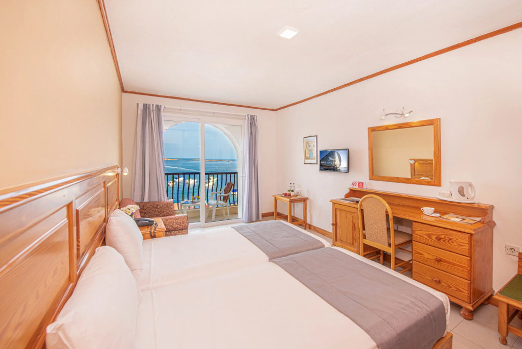 Gillieru Harbour Hotel