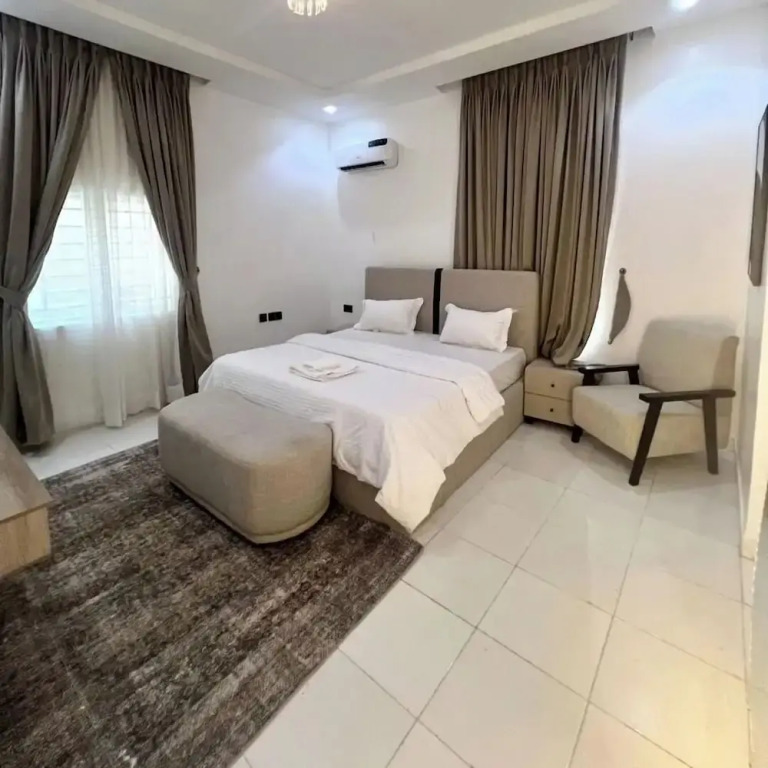 Marcliff Apartments