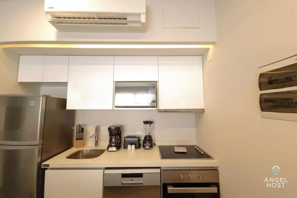 2Br W Dual Pools, Near Beach & 5Th Ave