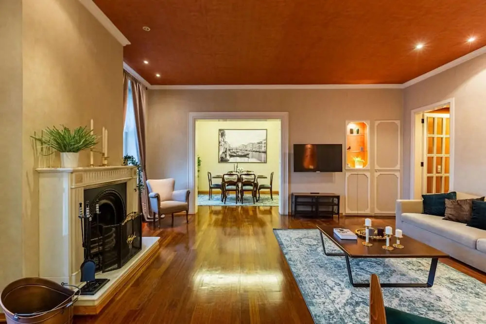 Flat With Balcony and Bosphorus View in Beyoglu