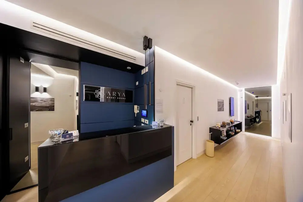 Arya Guest House