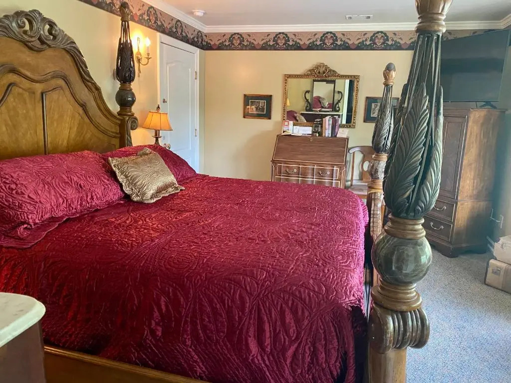 The Cypress Inn