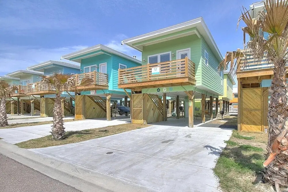 Woodhaven Beach Club 2 Bedroom Bungalow by Redawning