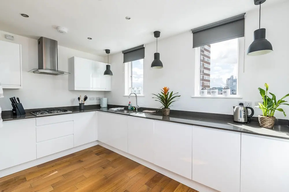 Stylish 3 Bedroom Flat With Balcony Shoreditch