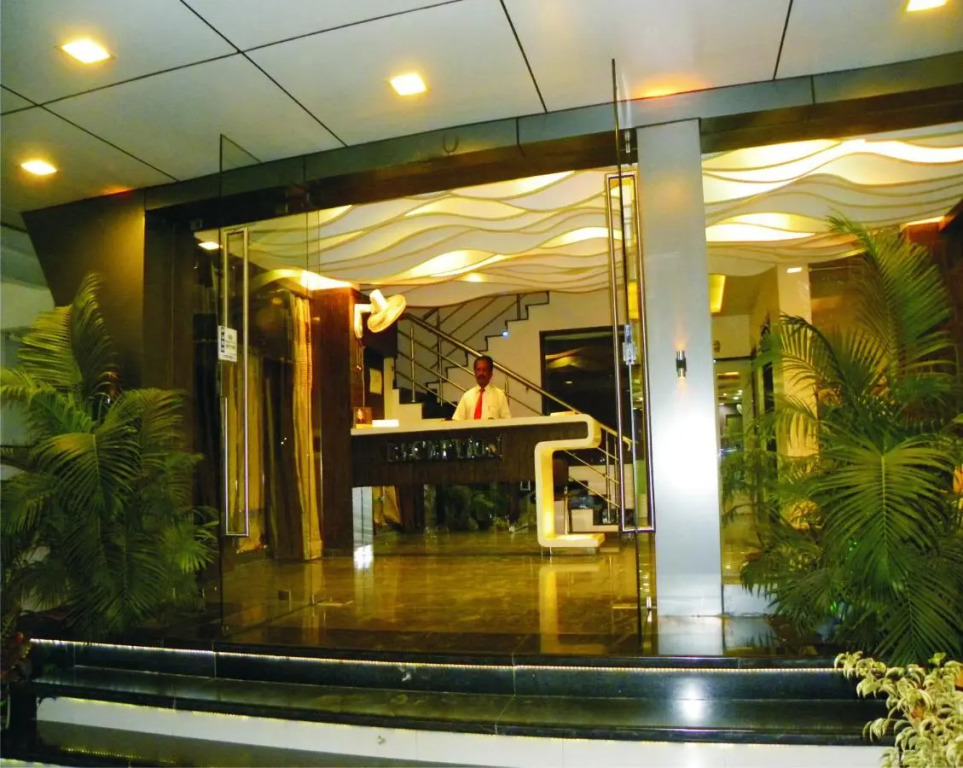 Hotel Shradha Saburi Palace