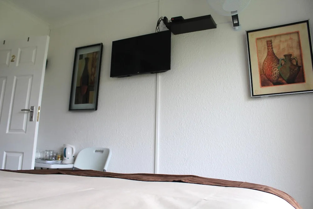 2 Op Terblanche Guesthouse