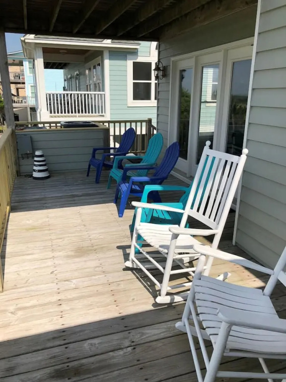 Tailslide Inn 4 Bedroom Home by RedAwning