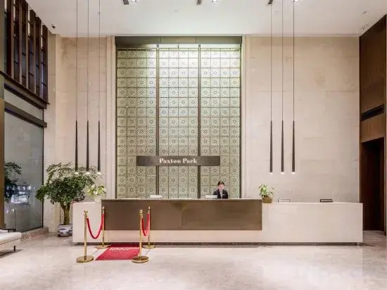 Paxton Park Hotel