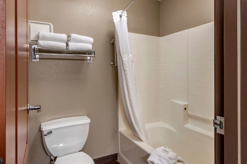 Elizabeth Oceanfront Suites, an Ascend Collection Hotel