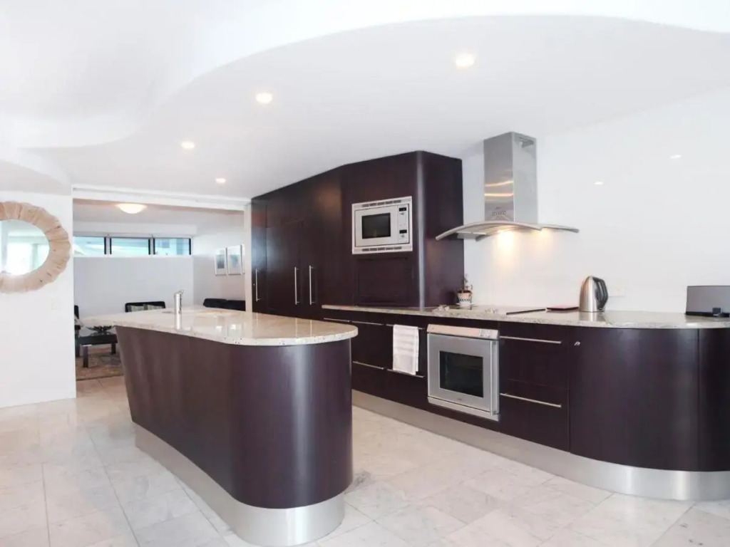 Sirocco 202 by G1 Holidays - Two Bedroom Beachfront Apartment in Sirocco Resort
