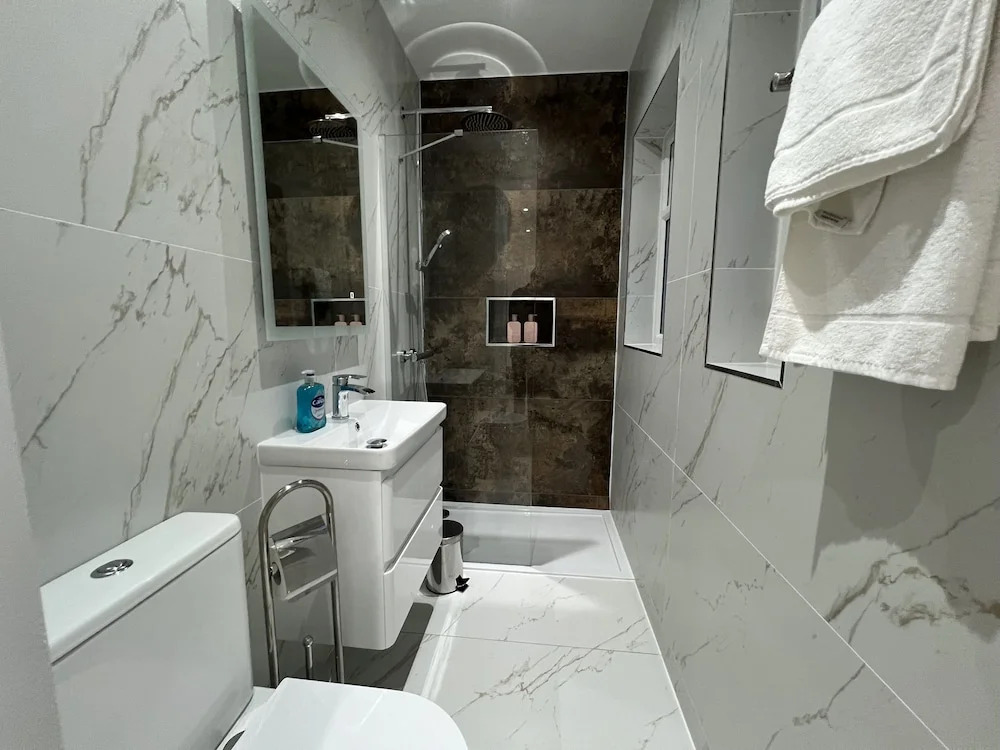 Luxurious London Studios