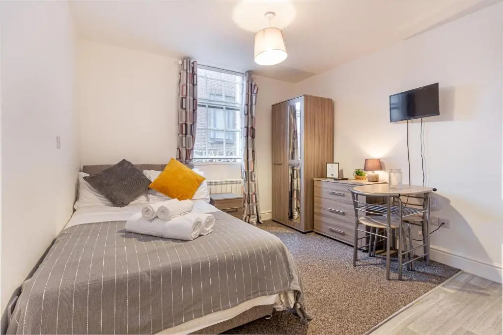 Flat 2, 15 Foregate Apartment - Worcester City Centre
